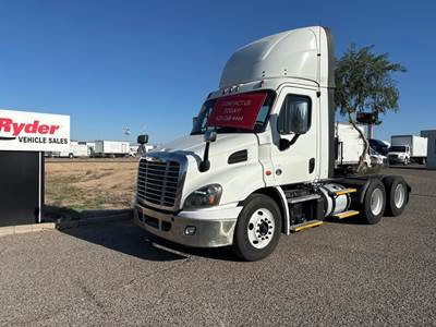 Freightliner Cascadia 113 Day Cab Truck - 410HP, 12 Speed Automatic