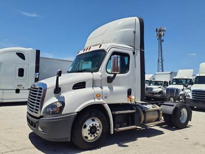 Freightliner Cascadia 113 Single Axle Day Cab Truck - 410HP, 12 Speed Automatic