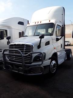 Freightliner Cascadia 113 Single Axle Day Cab Truck - 410HP, 12 Speed Automatic