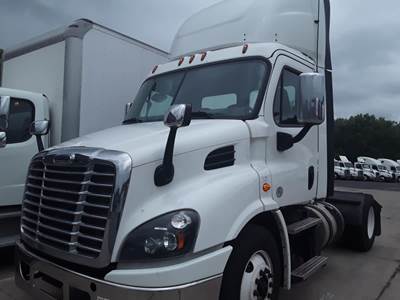 Freightliner Cascadia 113 Single Axle Day Cab Truck - 410HP, 12 Speed Automatic