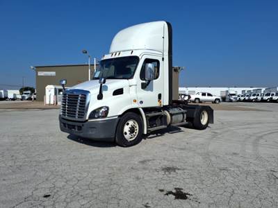 Freightliner Cascadia 113 Single Axle Day Cab Truck - 410HP, 12 Speed Automatic