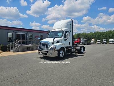 Freightliner Cascadia 113 Single Axle Day Cab Truck - 410HP, 12 Speed Automatic