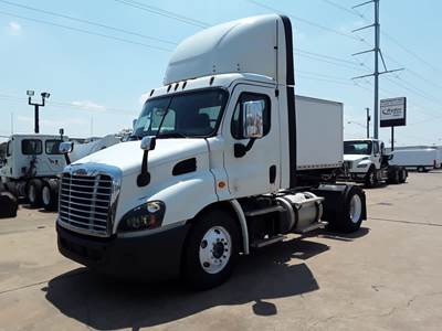 Freightliner Cascadia 113 Single Axle Day Cab Truck - 410HP, 12 Speed Automatic