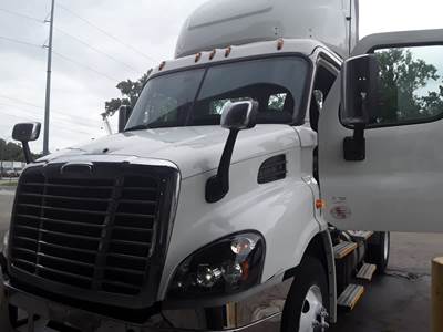 Freightliner Cascadia 113 Single Axle Day Cab Truck - 410HP, 12 Speed Automatic