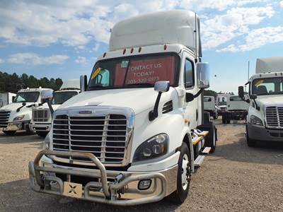 Freightliner Cascadia 113 Single Axle Day Cab Truck - 410HP, 12 Speed Automatic