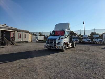 Freightliner Cascadia 113 Single Axle Day Cab Truck - 410HP, 12 Speed Automatic