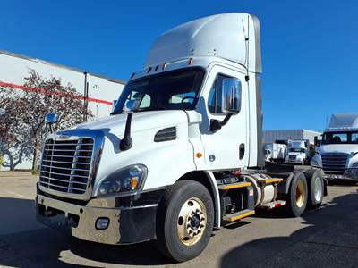 Freightliner Cascadia 113 Day Cab Truck - 410HP, 12 Speed Automatic