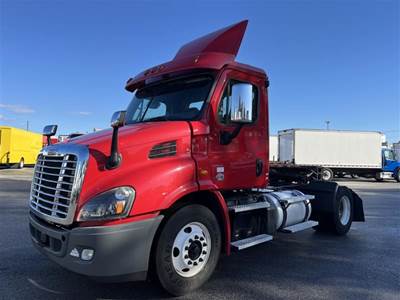 Freightliner Cascadia 113 Single Axle Day Cab Truck - 410HP, 12 Speed Automatic