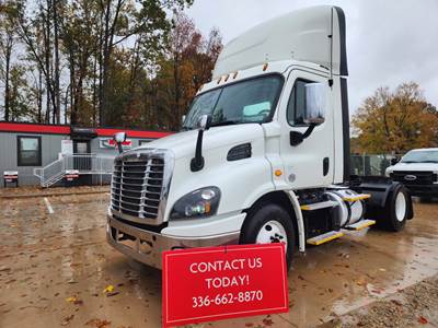 Freightliner Cascadia 113 Single Axle Day Cab Truck - 410HP, 12 Speed Automatic