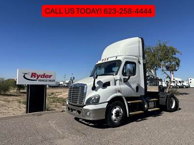 Freightliner Cascadia 113 Single Axle Day Cab Truck - 410HP, 12 Speed Automatic