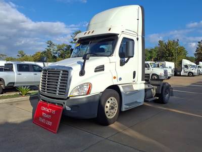 Freightliner Cascadia 113 Single Axle Day Cab Truck - 410HP, 12 Speed Automatic
