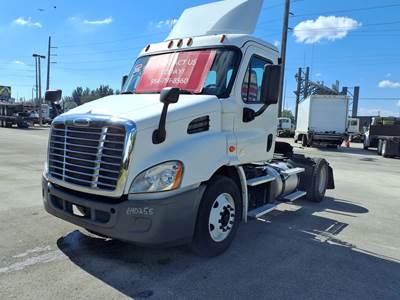 Freightliner Cascadia 113 Single Axle Day Cab Truck - 410HP, 10 Speed Manual