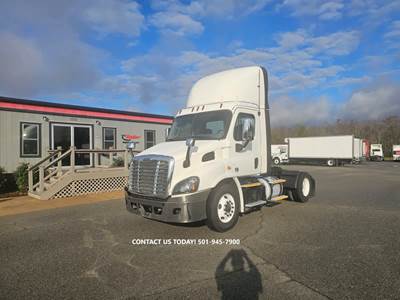 Freightliner Cascadia 113 Single Axle Day Cab Truck - 410HP, 12 Speed Automatic