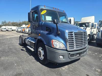 Freightliner Cascadia 113 Single Axle Day Cab Truck - 410HP, 12 Speed Automatic