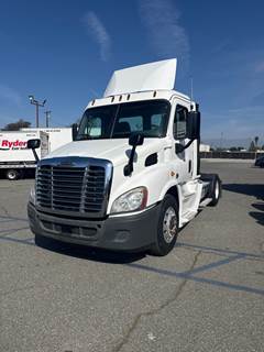 Freightliner Cascadia 113 Single Axle Day Cab Truck - 400HP, 10 Speed Automatic