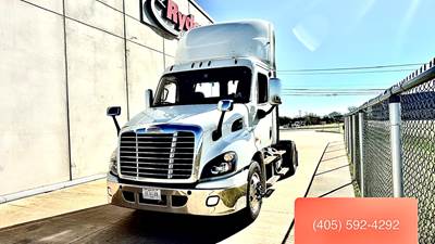 Freightliner Cascadia 113 Single Axle Day Cab Truck - 410HP, 12 Speed Automatic