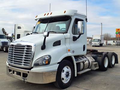 Freightliner Cascadia 113 Day Cab Truck - 450HP, 12 Speed Automatic