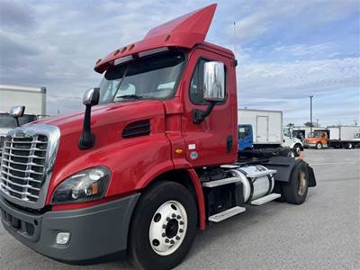 Freightliner Cascadia 113 Single Axle Day Cab Truck - 410HP, 12 Speed Automatic