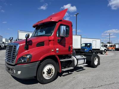 Freightliner Cascadia 113 Single Axle Day Cab Truck - 410HP, 12 Speed Automatic