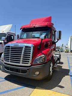 Freightliner Cascadia 113 Single Axle Day Cab Truck - 410HP, 12 Speed Automatic