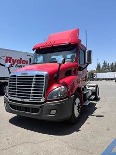 Freightliner Cascadia 113 Single Axle Day Cab Truck - 410HP, 12 Speed Automatic