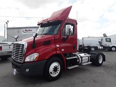 Freightliner Cascadia 113 Single Axle Day Cab Truck - 410HP, 12 Speed Automatic