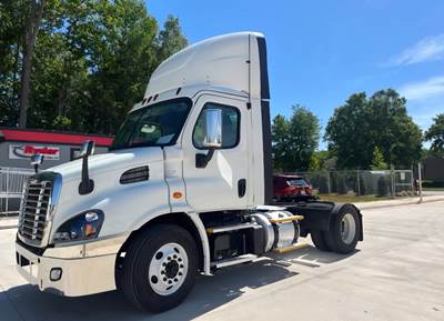Freightliner Cascadia 113 Single Axle Day Cab Truck - 410HP, 12 Speed Automatic