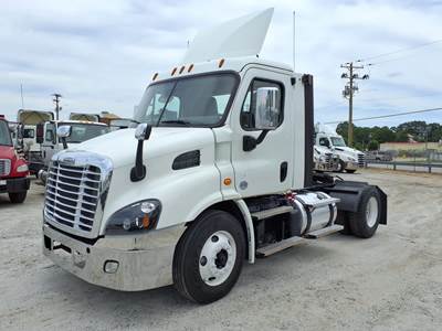 Freightliner Cascadia 113 Single Axle Day Cab Truck - 410HP, 12 Speed Automatic