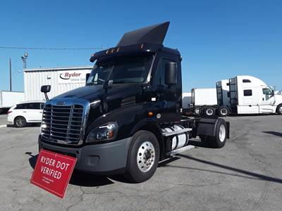 Freightliner Cascadia 113 Single Axle Day Cab Truck - 410HP, 12 Speed Automatic