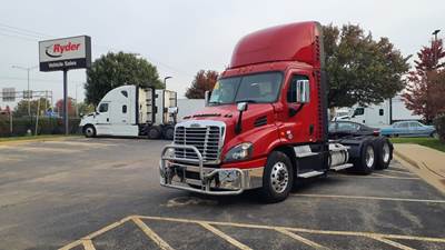 Freightliner Cascadia 113 Day Cab Truck - 410HP, 12 Speed Automatic