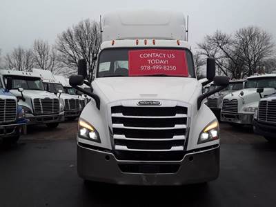Freightliner Cascadia 116 Day Cab Truck - 12 Speed Automatic