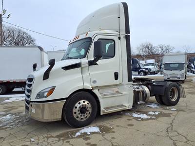 Freightliner Cascadia 116 Single Axle Day Cab Truck - 12 Speed Automatic