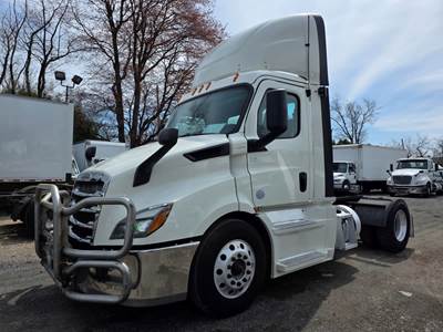 Freightliner Cascadia 116 Single Axle Day Cab Truck - 410HP, 12 Speed Automatic
