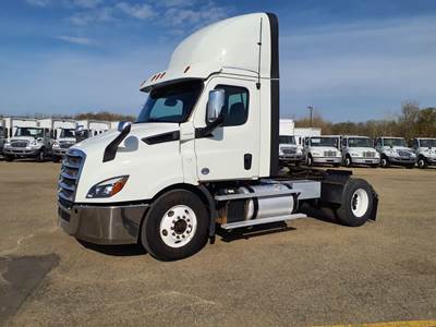 Freightliner Cascadia 116 Single Axle Day Cab Truck - 450HP, 12 Speed Automatic
