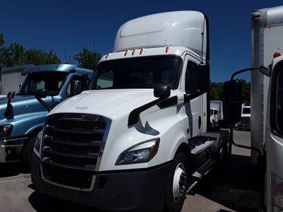 Freightliner Cascadia 116 Day Cab Truck - 450HP, 12 Speed Automatic