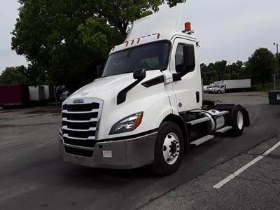 Freightliner Cascadia 116 Single Axle Day Cab Truck - 410HP, 12 Speed Automatic