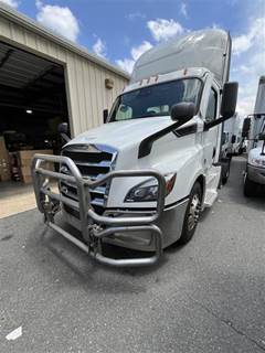 Freightliner Cascadia 116 Single Axle Day Cab Truck - 410HP, 12 Speed Automatic