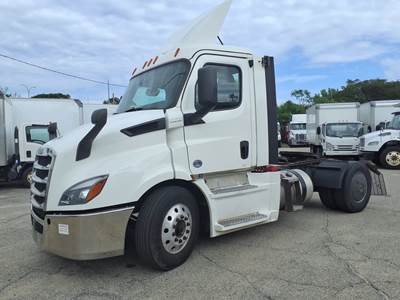 Freightliner Cascadia 116 Single Axle Day Cab Truck - 410HP, 12 Speed Automatic