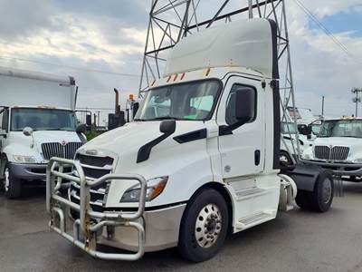 Freightliner Cascadia 116 Single Axle Day Cab Truck - 410HP, 12 Speed Automatic