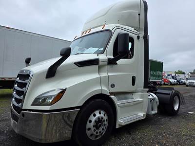 Freightliner Cascadia 116 Single Axle Day Cab Truck - 410HP, 12 Speed Automatic