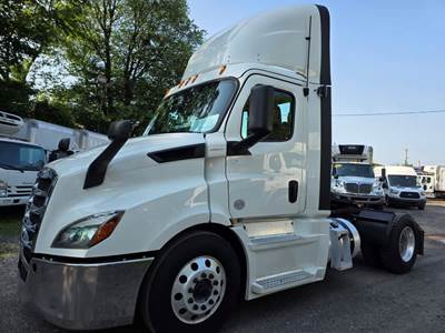 Freightliner Cascadia 116 Single Axle Day Cab Truck - 410HP, 12 Speed Automatic