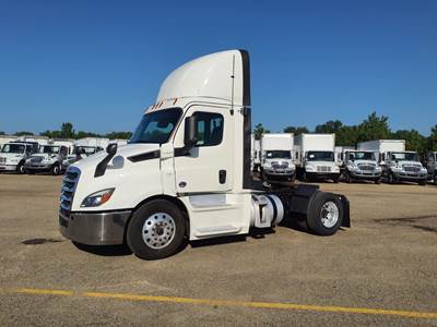 Freightliner Cascadia 116 Single Axle Day Cab Truck - 410HP, 12 Speed Automatic