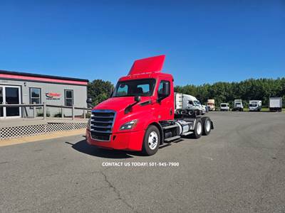 Freightliner Cascadia 116 Day Cab Truck - 410HP, 12 Speed Automatic