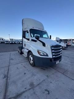 Freightliner Cascadia 116 Day Cab Truck - 450HP, 12 Speed Automatic