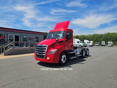 Freightliner Cascadia 116 Day Cab Truck - 410HP, 12 Speed Automatic