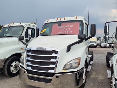 Freightliner Cascadia 116 Single Axle Day Cab Truck - 410HP, 12 Speed Automatic