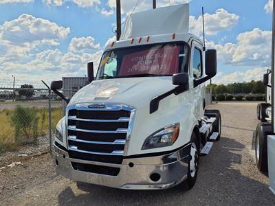 Freightliner Cascadia 116 Single Axle Day Cab Truck - 410HP, 12 Speed Automatic