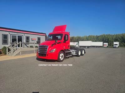 Freightliner Cascadia 116 Day Cab Truck - 410HP, 12 Speed Automatic