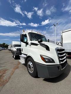 Freightliner Cascadia 116 Day Cab Truck - 505HP, 6 Speed Automatic