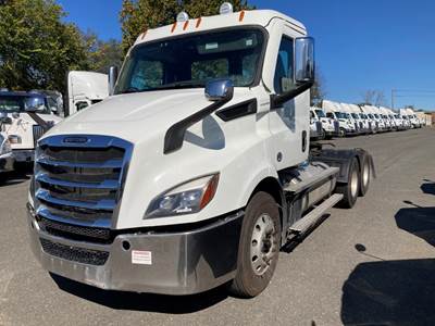 Freightliner Cascadia 116 Day Cab Truck - 505HP, 18 Speed Manual